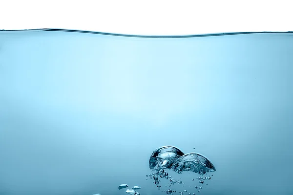 Кислородные пузырьки. Чистая пресная вода — стоковое фото