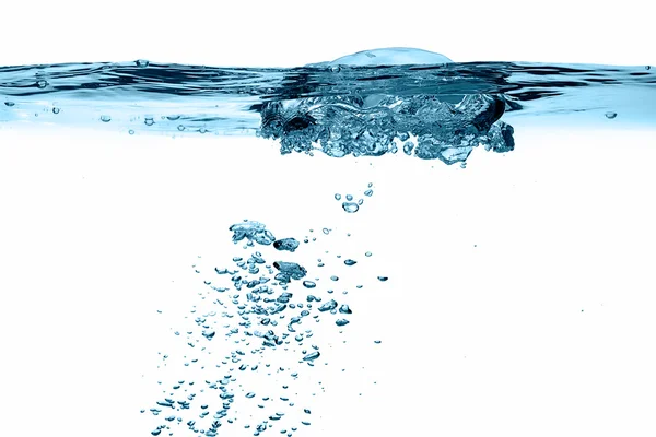 Кислородные пузырьки. Чистая пресная вода — стоковое фото