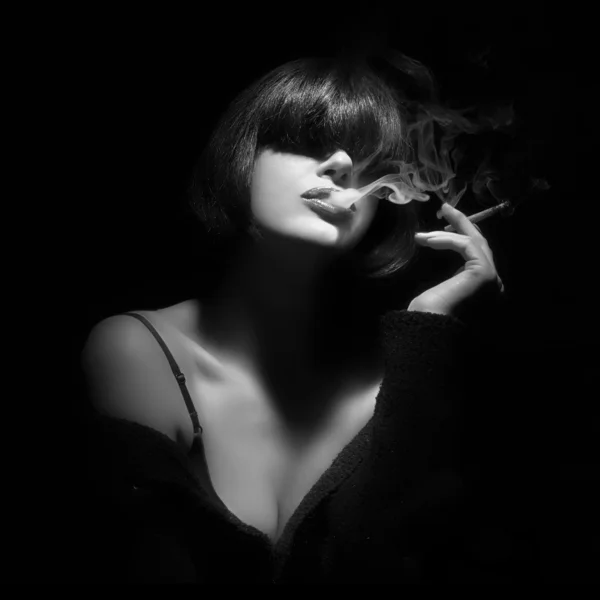 Smoking. Smoke — Stock Photo, Image