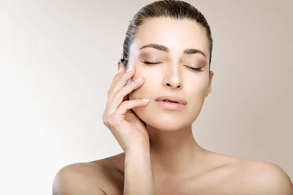 Hautpflege Und Wellness Schönheit Schönheit Frau Mit Gesunder Gesichtshaut Schönes — Stockfoto