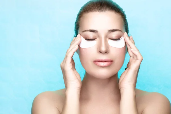 Beautiful Young Woman Clean Fresh Skin Applying Eye Patches Cosmetology — Stock Photo, Image