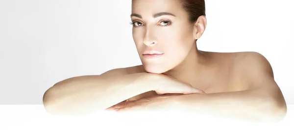 Skönhet Skincare Och Spa Concept Vacker Naturlig Ung Kvinna Med — Stockfoto