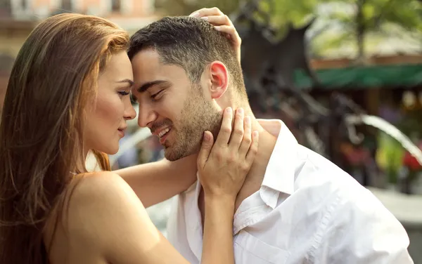 Casal romântico em férias — Fotografia de Stock