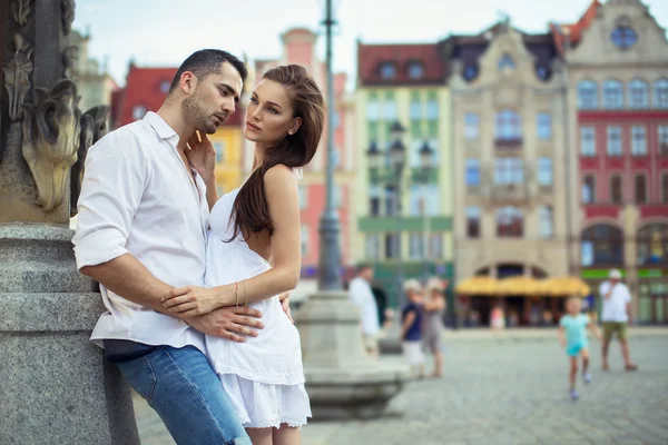 Beautiful couple on vacation — Stock Photo, Image