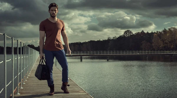 Foto panorâmica de homem bonito — Fotografia de Stock