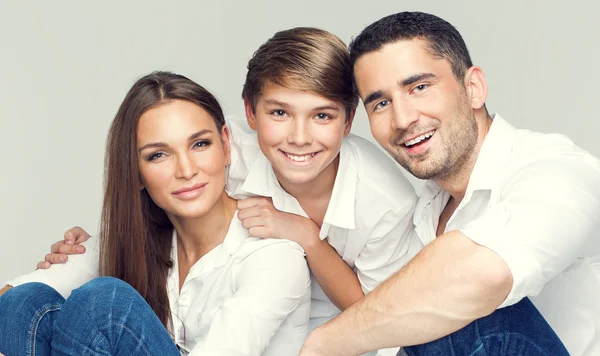 Famiglia felice attraente — Foto Stock