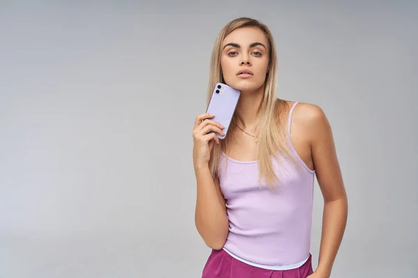 Bella Donna Con Telefono Cellulare — Foto Stock