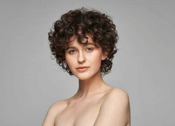 Portrait Woman Curls Isolated Gray Background — ストック写真
