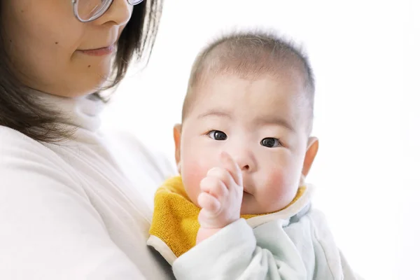 Azji Dziecko Przytulił Ssać Palce — Zdjęcie stockowe