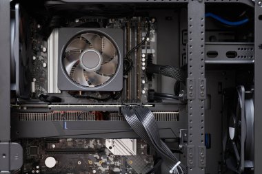 Masaüstü bilgisayarının iç parçaları