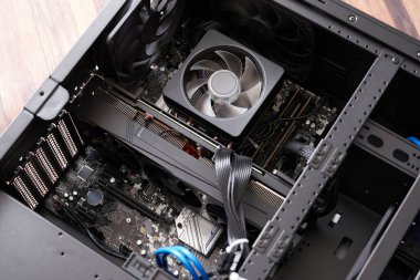 Masaüstü bilgisayarının iç parçaları