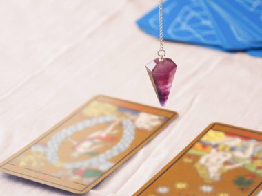 Tarot Sarkacında fal baktırma