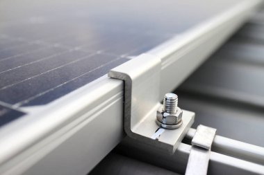 Sonunda kelepçe Solar Pv Panel kurulum