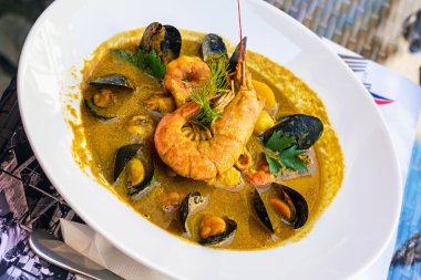 balık çorbası - bouillabaisse