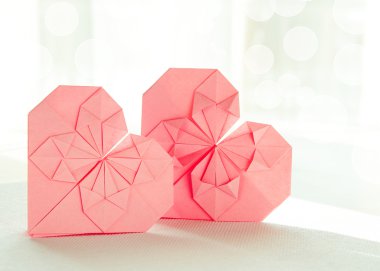 iki origami kağıt kalp