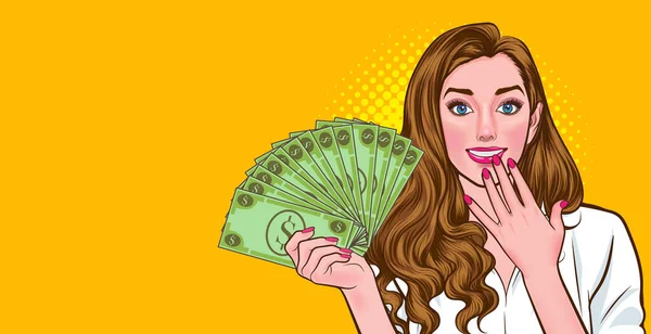 お金を持って成功の女性は見て笑顔 ポップアートコミックスタイル — ストックベクタ