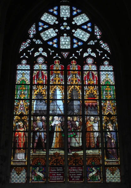 Kirchenfenster in der Kathedrale von Brüssel — Stockfoto