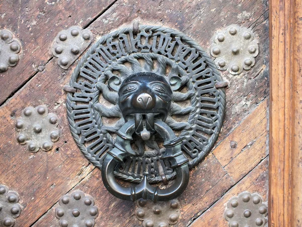 Büyük Guildhall Lionhead kapı tokmağı — Stok fotoğraf