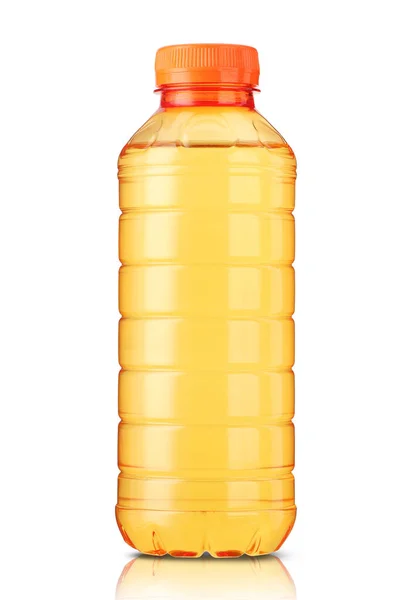 Botol Plastik Kecil Dengan Minuman Pada Latar Belakang Putih — Stok Foto