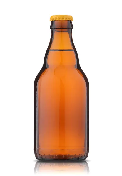Piccola Bottiglia Marrone Con Birra Sfondo Bianco — Foto Stock