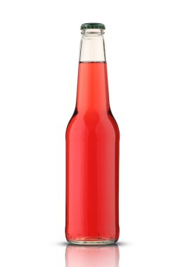 Beyaz arka planda bira şişesi.