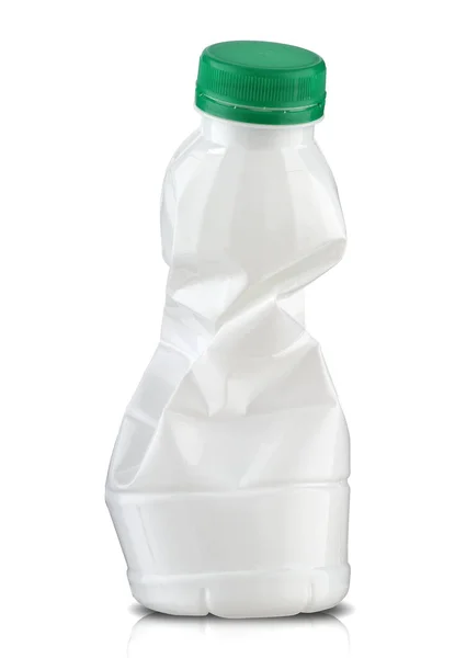 Eine Kleine Plastikjoghurtflasche Auf Weißem Hintergrund — Stockfoto