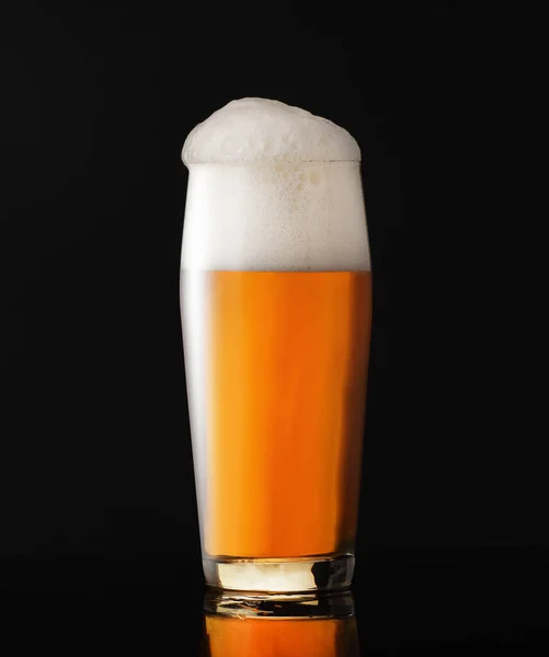Glasbecher Mit Bier Und Schaum — Stockfoto