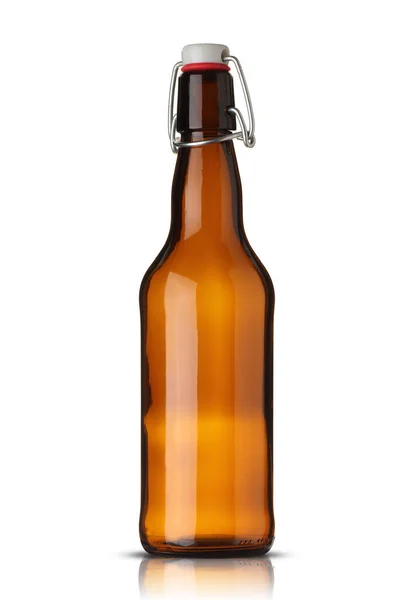 Classica Bottiglia Birra Sfondo Bianco Con Riflesso — Foto Stock