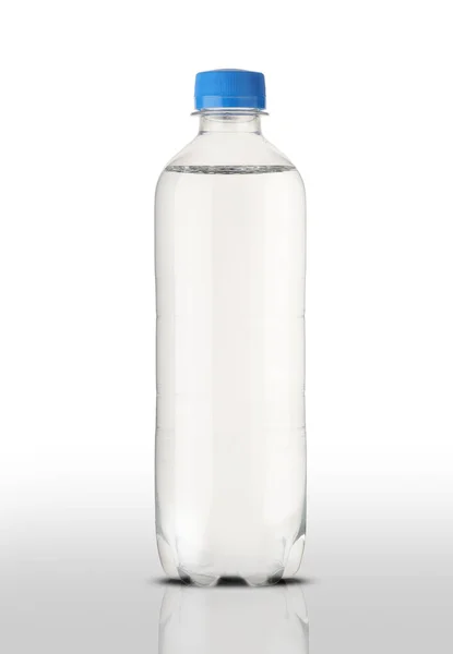 Plast Flaska Med Vatten Vit Bakgrund — Stockfoto