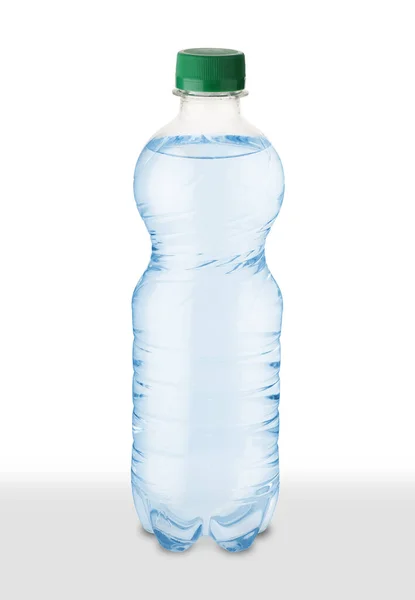 Kleine Plastikflasche Mit Wasser Auf Weißem Hintergrund — Stockfoto