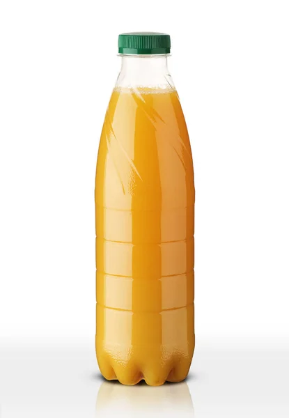 白い背景にオレンジジュースの入った大きなボトルがあります — ストック写真