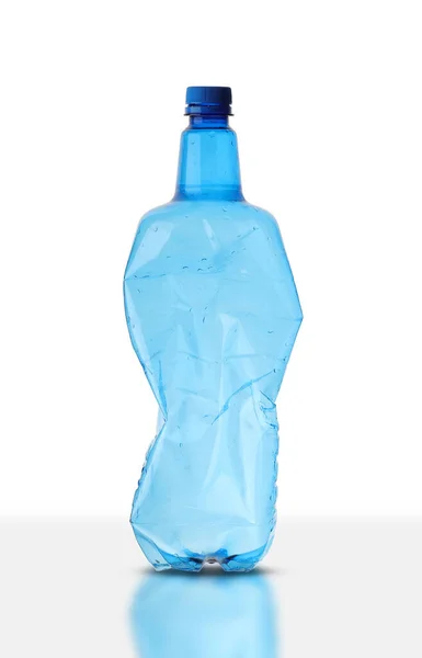Garrafa Plástico Azul Fundo Branco — Fotografia de Stock
