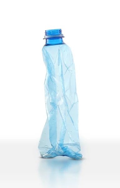 Plastik Botol Kosong Pada Latar Belakang Putih — Stok Foto