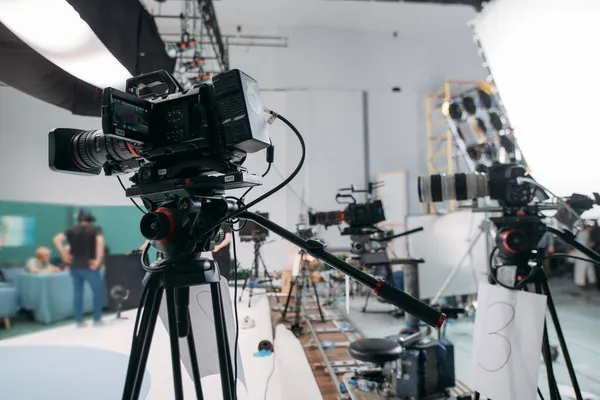 Profi Film Videokamera Forgatáson Filmezési Nap Felszerelés Stáb Modern Videoforgatás — Stock Fotó