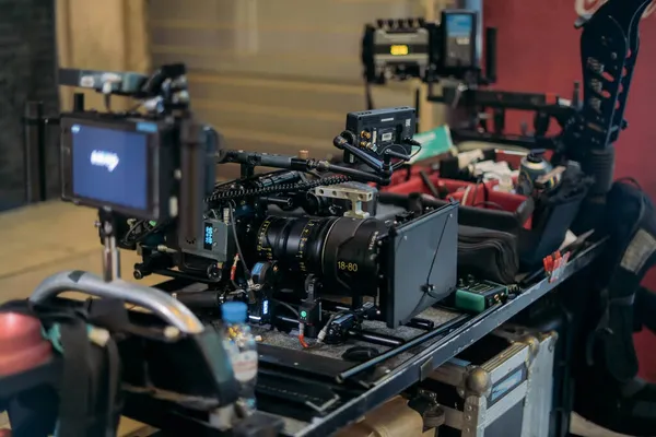 Profi Film Videokamera Forgatáson Filmezési Nap Felszerelés Stáb Modern Videoforgatás — Stock Fotó