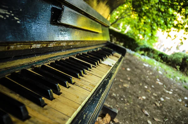 Om musik. gamla piano Stockbild