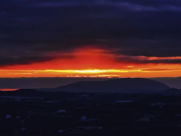Napkelte Dombról Egy Felhős Reggelen — Stock Fotó