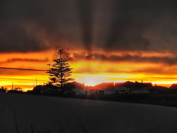 Захід Сонця Над Горами Градієнтним Небом — стокове фото