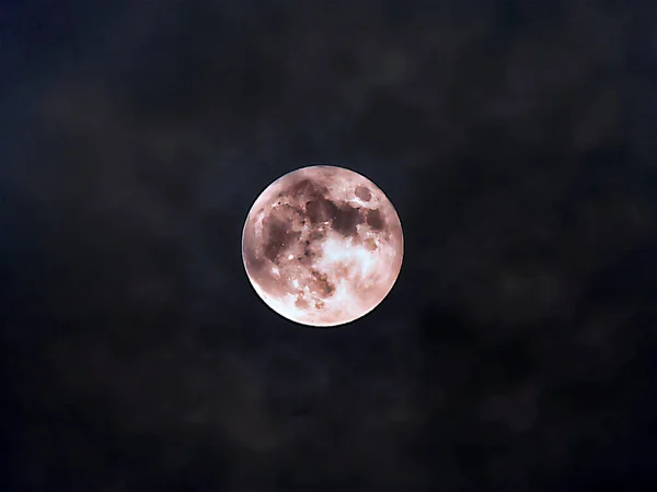 Повний Місяць Через Хмари Нічному Небі — стокове фото