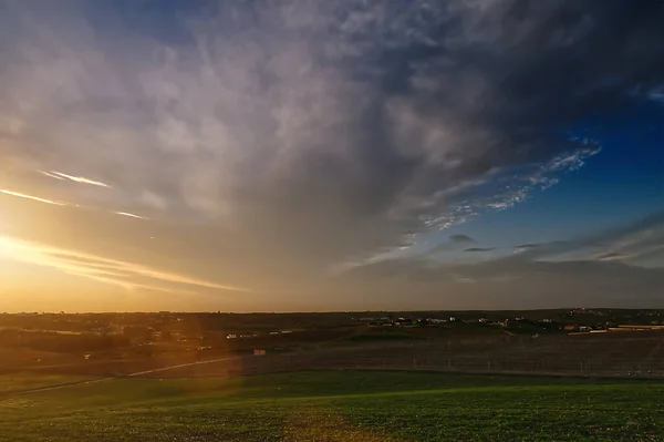 Paisaje Rural Atardecer Con Cielo Dramático — Foto de Stock