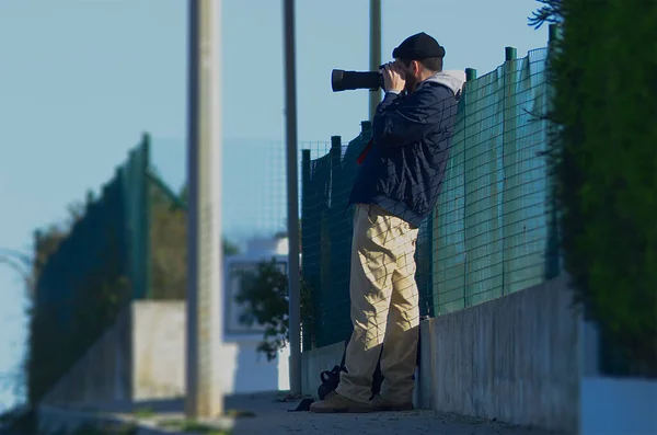 Photographer Taking Pictures Distance Telephoto Lens — Stock Photo, Image