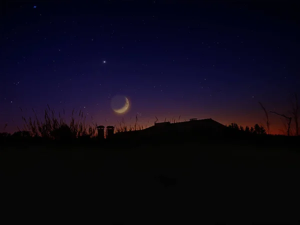 Noční Krajina Měsícem Vycházejícím Domem — Stock fotografie