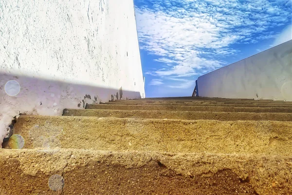 Vista Desde Callejón Las Escaleras Cielo Azul — Foto de Stock