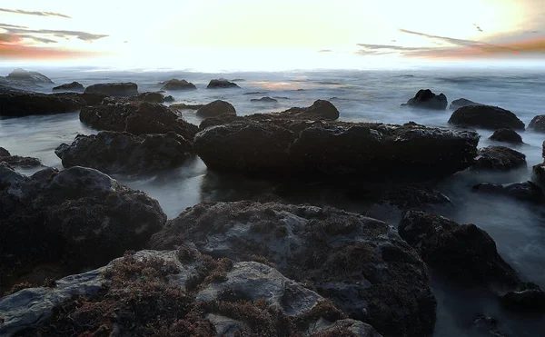 Widok Skalistą Plażę Wybrzeżu Atlantyku — Zdjęcie stockowe