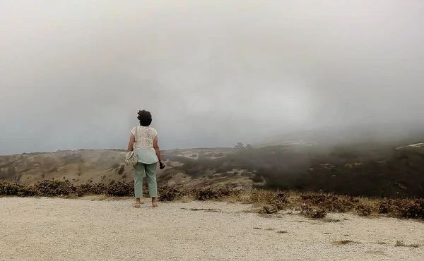 Adult Woman Ocean Coast Foggy Day — Stok Foto