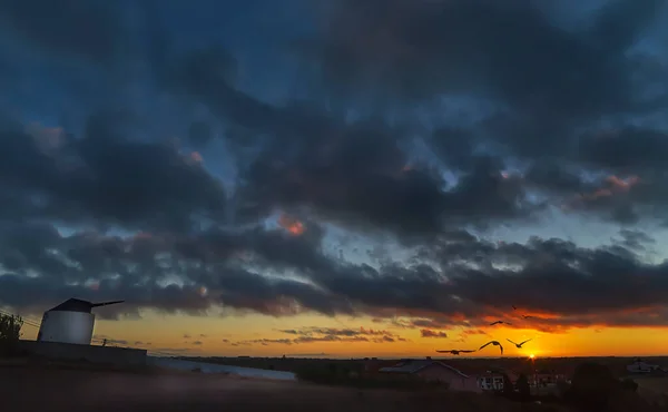 Сільський Пейзаж Села Заході Сонця — стокове фото