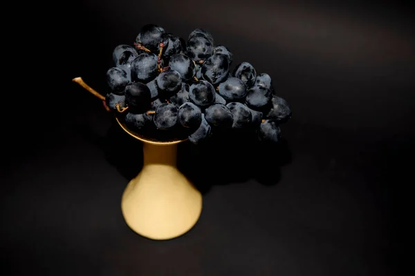 Bunch Ripe Grapes Black Background Still Life Juicy Fruit — Stock Photo, Image