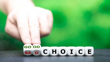 El zarları döndürür ve 