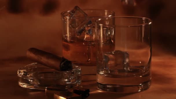 Glasses with cold whiskey — Stock Video