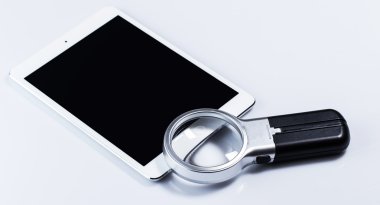 tablet pc ve Büyüteç